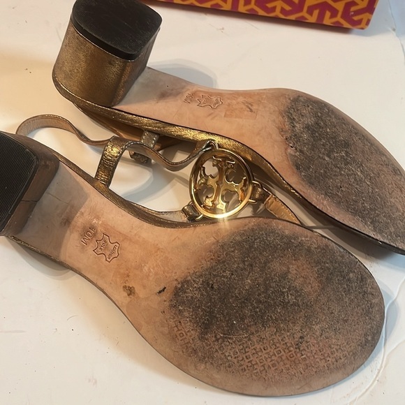 Tory Burch T-Strap Violet Platinum Gold Sz 10M Slingback Thong Heel Sandal - Picture 8 of 10